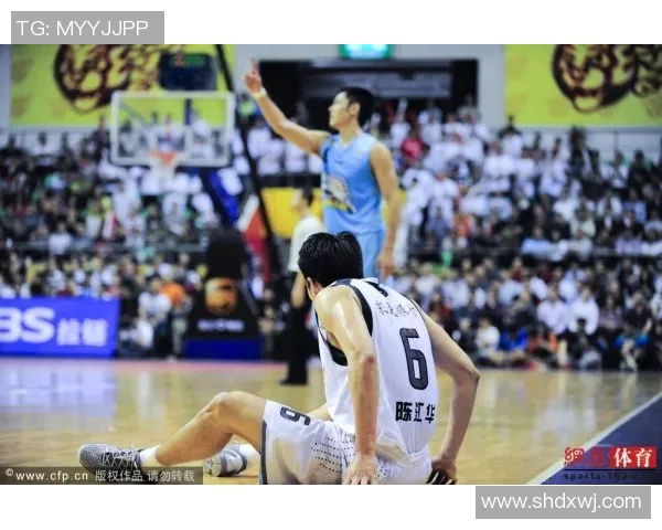 锡伯杜下课真相揭秘铁血篮球的成就与困境交织的背后故事 锡伯杜下课真相揭秘铁血篮球的成就与困境交织的背后故事